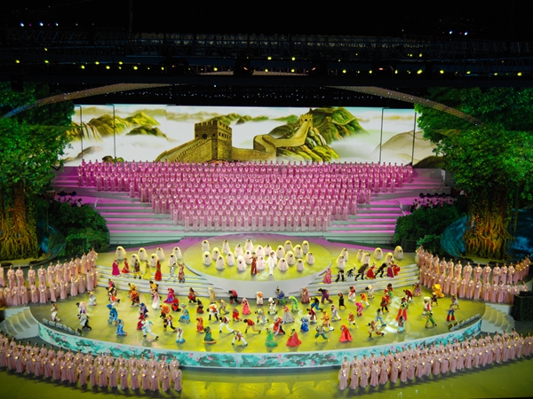 上海世博會開閉幕式舞臺LED顯示屏