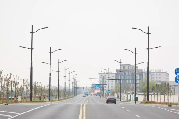 三思承建的上海進(jìn)博會(huì)周邊多桿合一工程