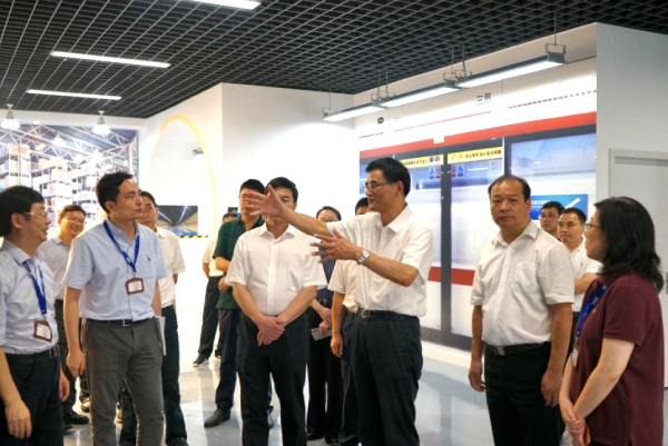 熊建平等領導一行鼓勵三思堅持科技創(chuàng)新驅動發(fā)展