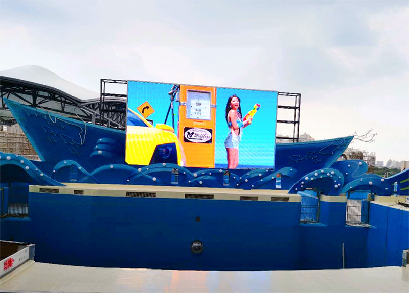 戶外LED顯示屏,技術引領廣告,行業(yè)革新