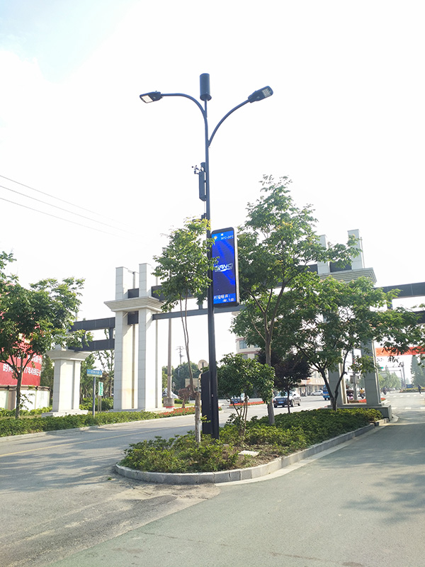 多功能路燈,LED路燈,集成監(jiān)控,Wi-Fi功能,提升城市服務(wù)