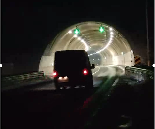 燈隨車動,智慧隧道,隨車照明,解決方案