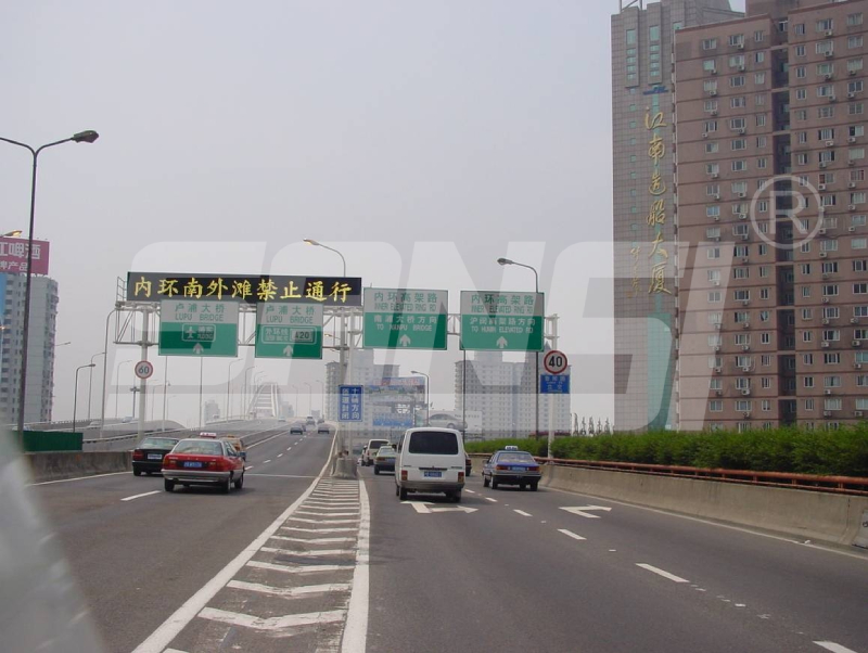 三思LED,交通情報(bào)板,賦能,智慧交通,“動(dòng)態(tài)神經(jīng)”